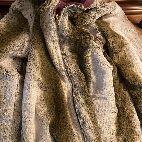 DC faux fur reversible hoodie - Picture 7 of 9